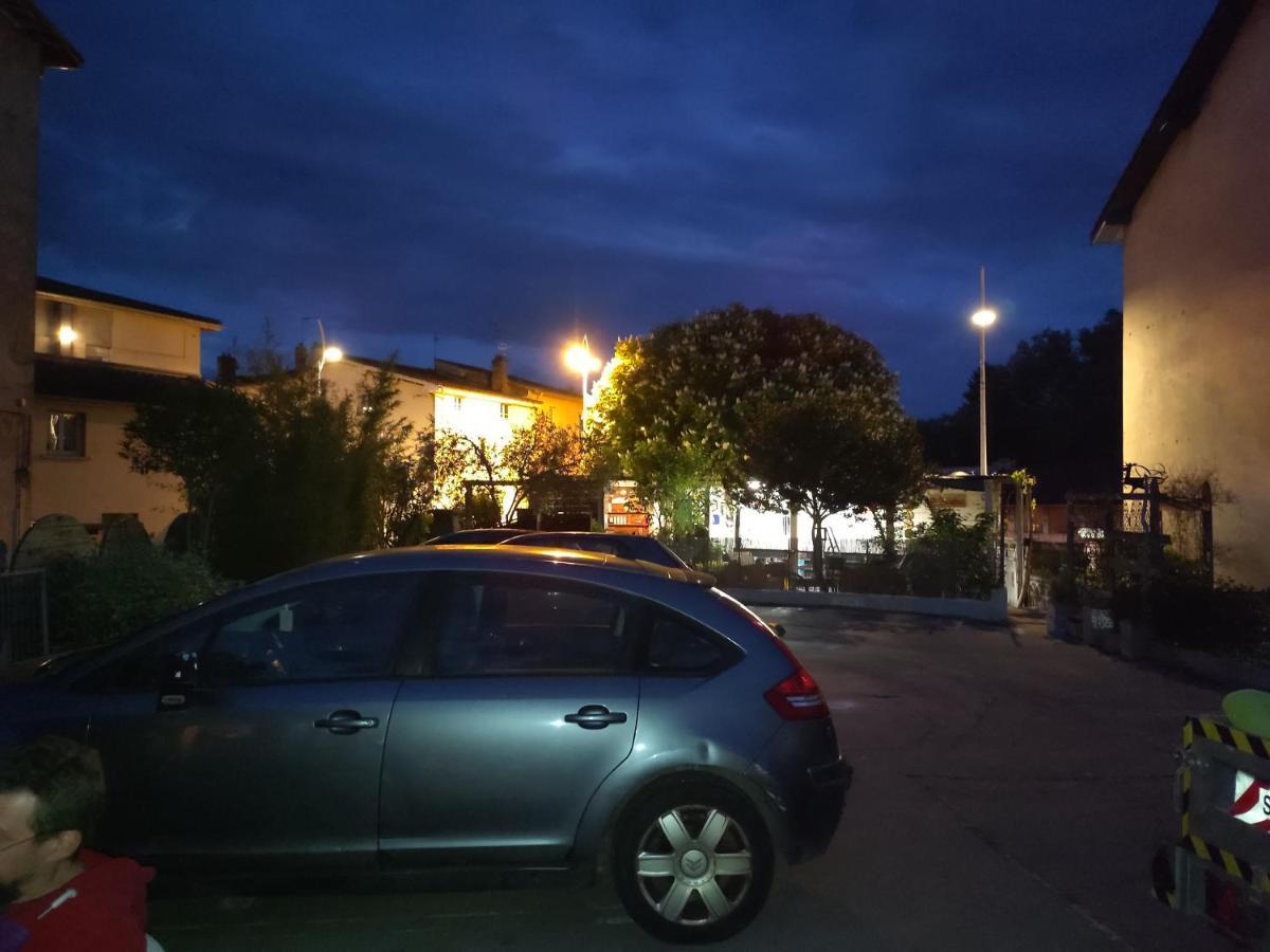 Houlala - Relais D'Etape - Chambres D'Hotes Pont-Eveque ภายนอก รูปภาพ