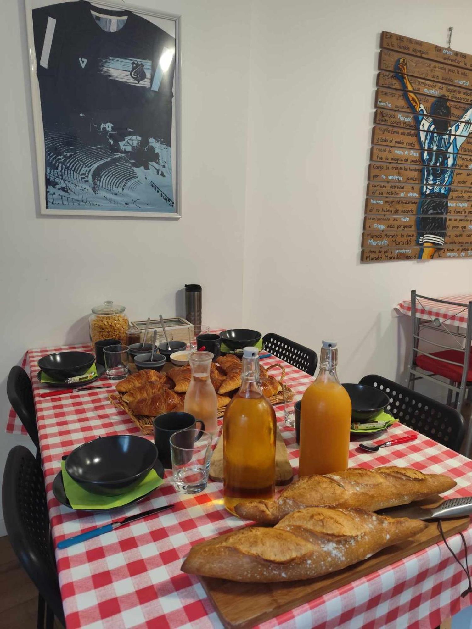 Houlala - Relais D'Etape - Chambres D'Hotes Pont-Eveque ภายนอก รูปภาพ